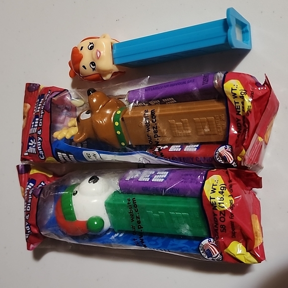 PEZ CANDY AND DISPENSER ( 3 ) TOTAL - Picture 1 of 2